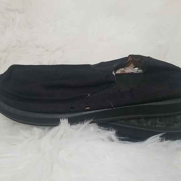 Sanuk Men's all black slip ons canvas 7 new - Picture 4 of 4